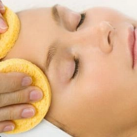 Чищення шкіри обличчя